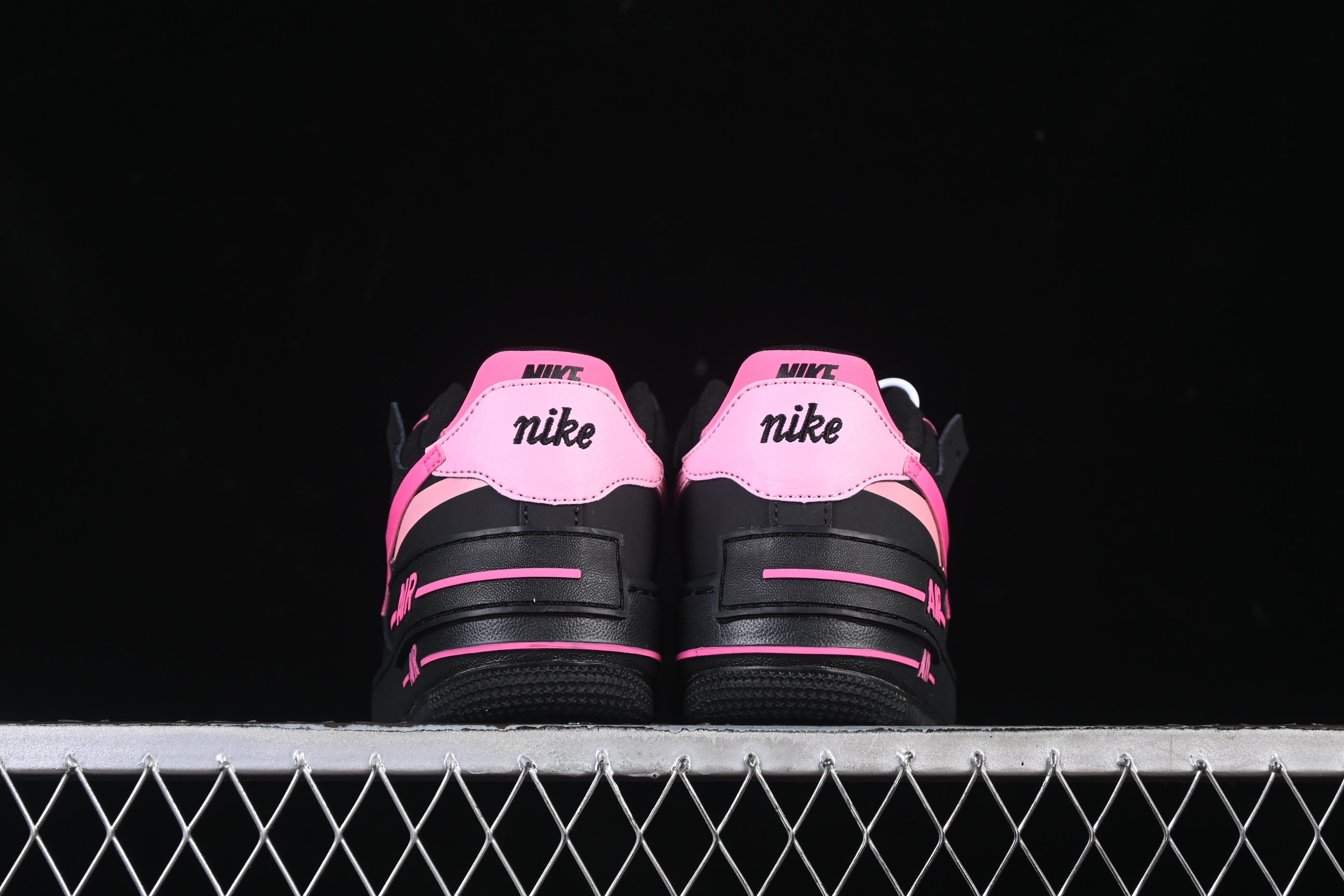Air Force 1 Shadow – Neon Pink Edition.