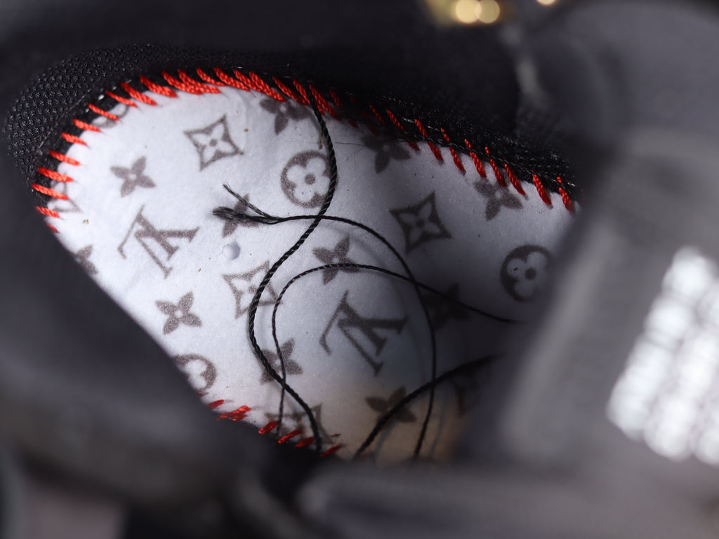 Air Force 1 Mid – LV Black Monogram Edition