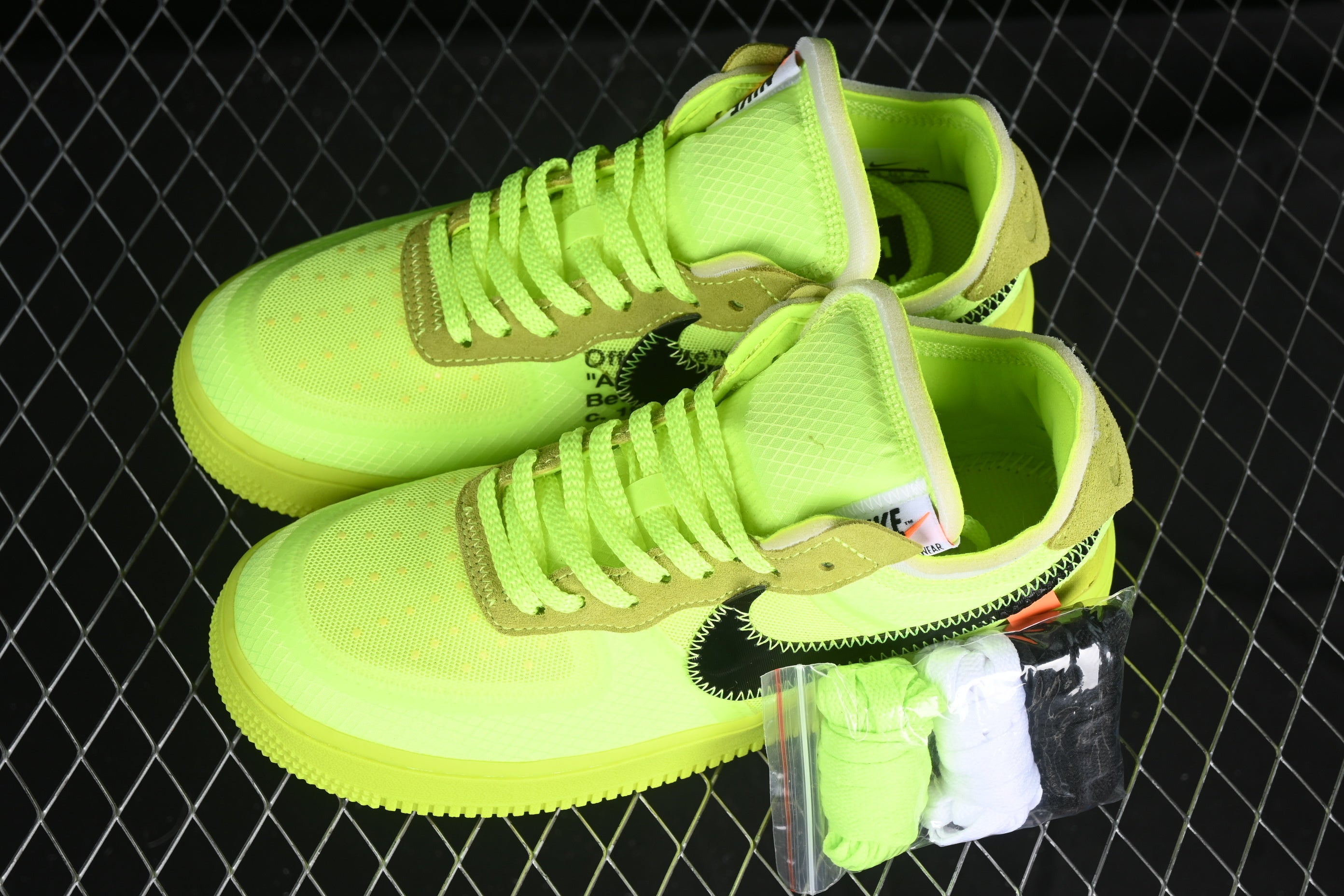 Air Force 1 Low – Off-White Volt Edition
