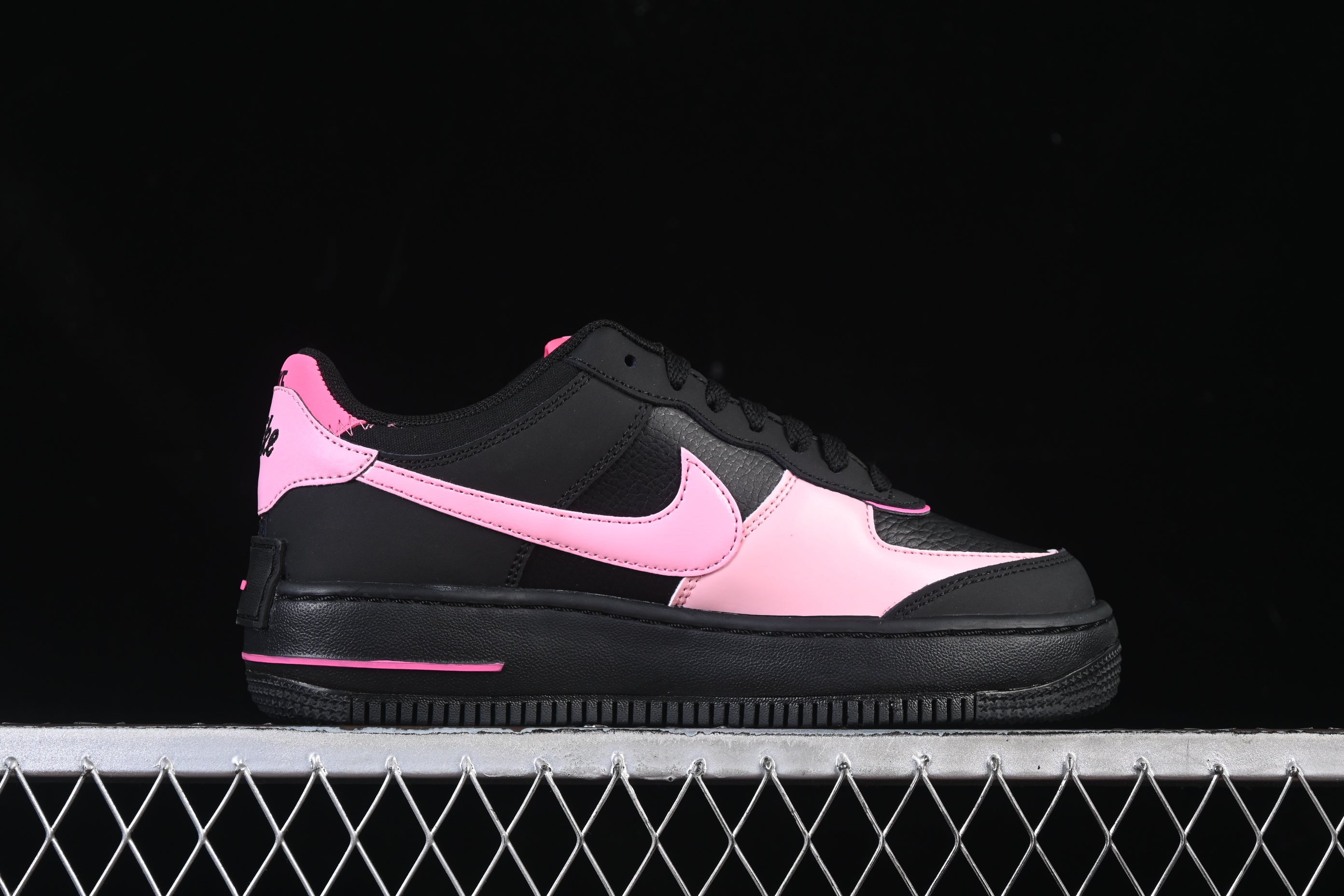 Air Force 1 Shadow – Neon Pink Edition.
