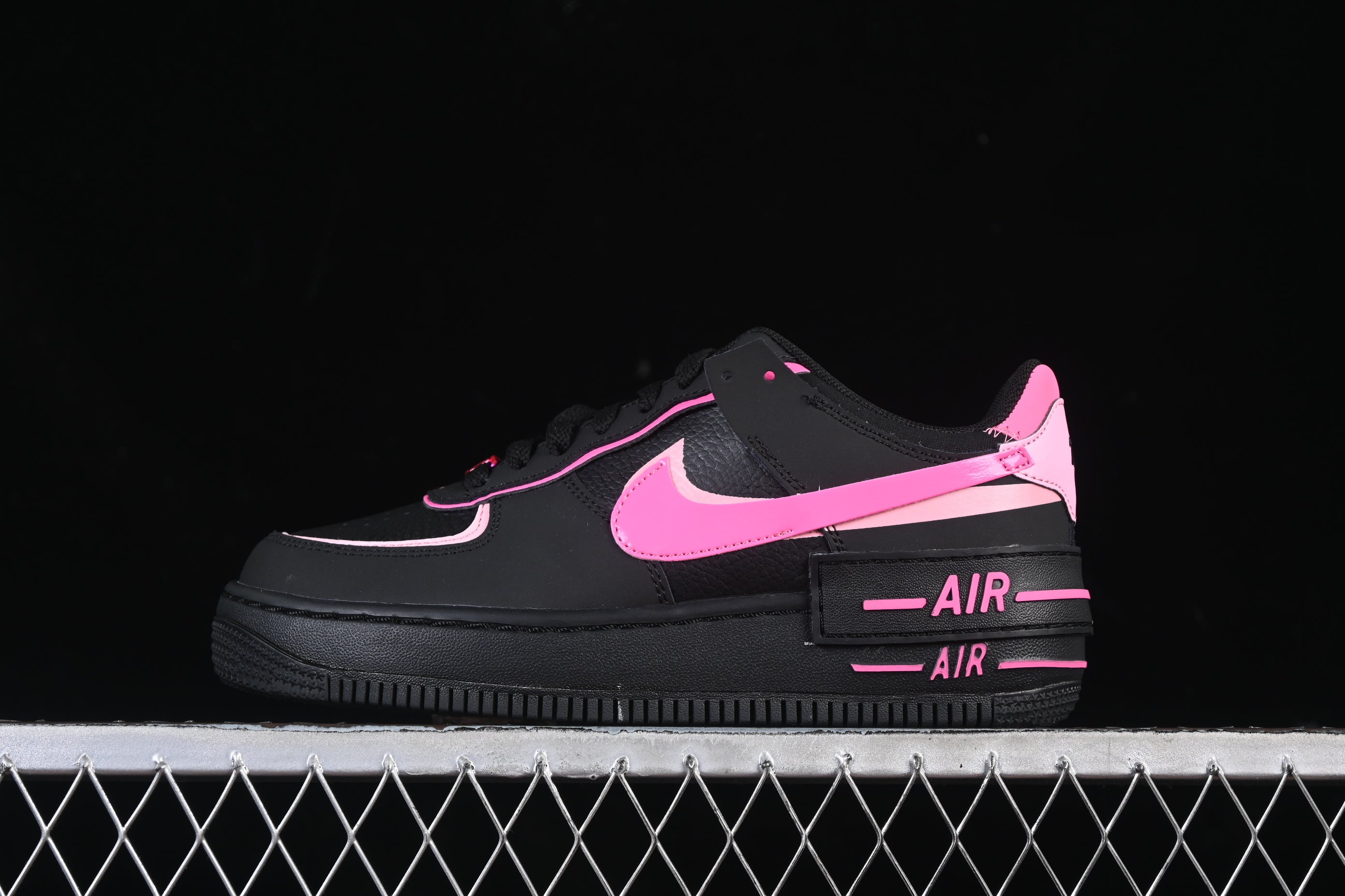 Air Force 1 Shadow – Neon Pink Edition.